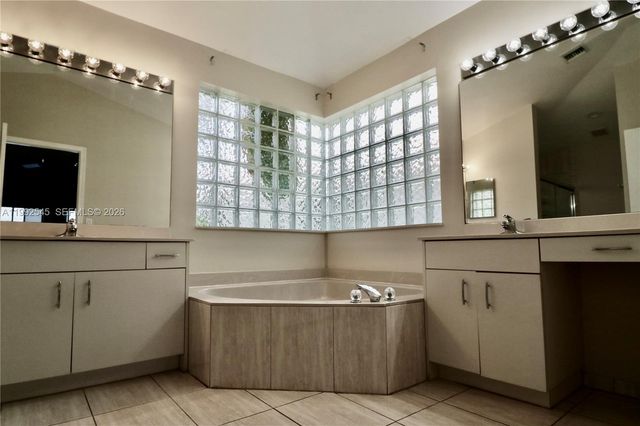 2686 Palmer Place, Weston, FL 33332