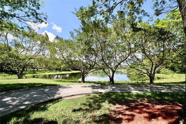 2686 Palmer Place, Weston, FL 33332