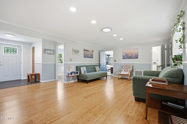 3216 Dry Creek Road, Duffield, VA 24244