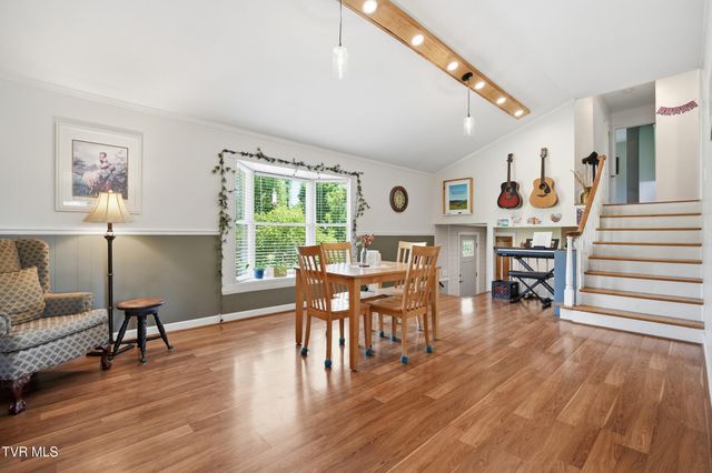 3216 Dry Creek Road, Duffield, VA 24244