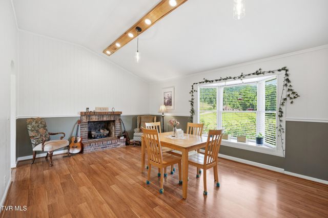 3216 Dry Creek Road, Duffield, VA 24244