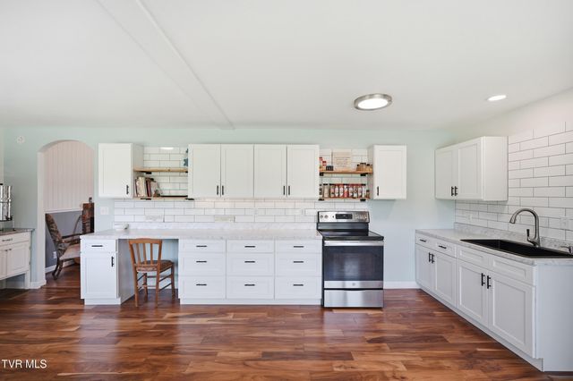 3216 Dry Creek Road, Duffield, VA 24244