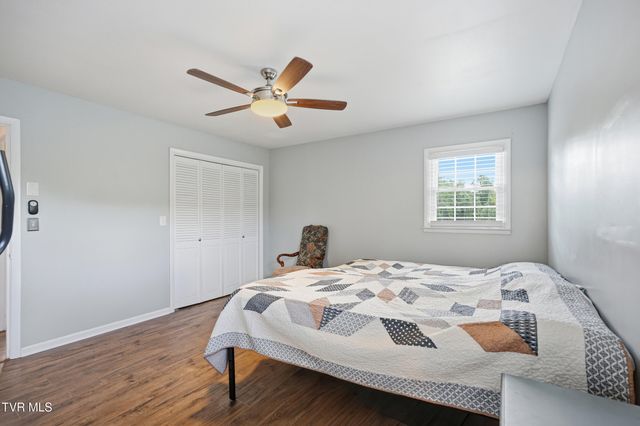 3216 Dry Creek Road, Duffield, VA 24244