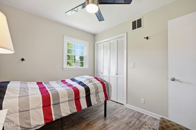 3216 Dry Creek Road, Duffield, VA 24244