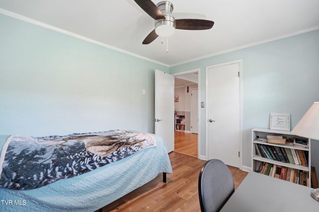 3216 Dry Creek Road, Duffield, VA 24244