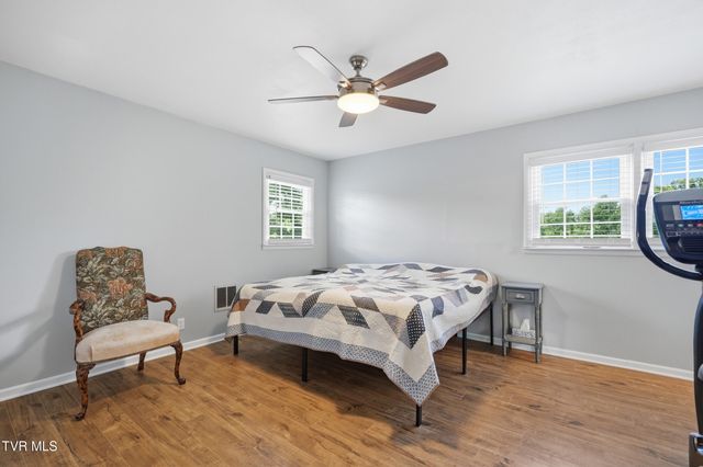 3216 Dry Creek Road, Duffield, VA 24244