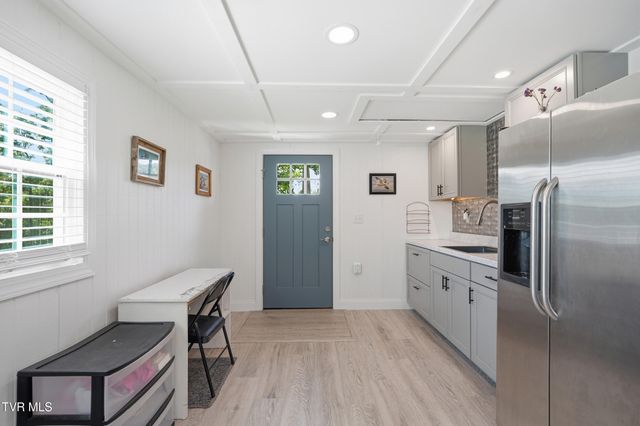 3216 Dry Creek Road, Duffield, VA 24244