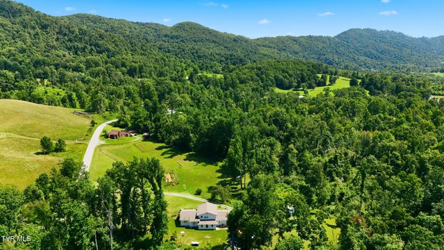3216 Dry Creek Road, Duffield, VA 24244
