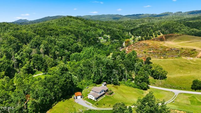 3216 Dry Creek Road, Duffield, VA 24244