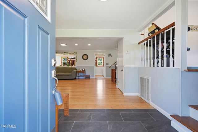3216 Dry Creek Road, Duffield, VA 24244