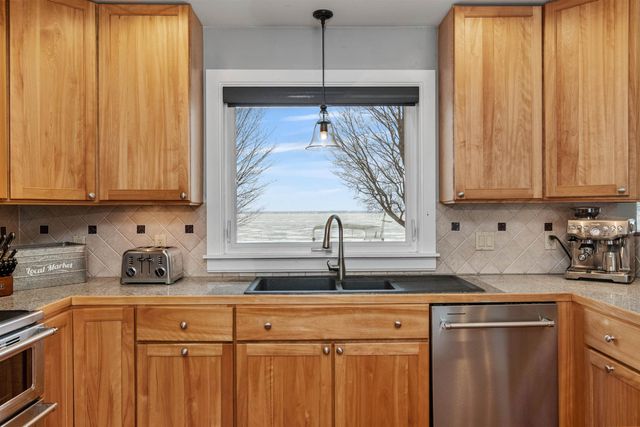 4542 Maquam Shore Road, St. Albans Town, VT 05488