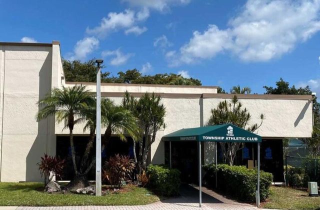 2539 NW 49 Terrace 703, Coconut Creek, FL 33063