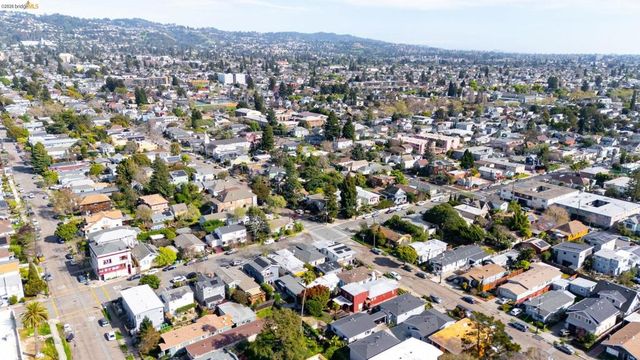 1530 Stuart St, Berkeley, CA 94703