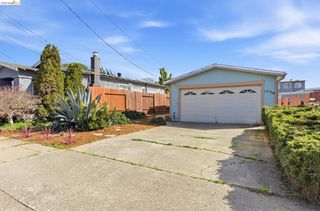 1530 Stuart St, Berkeley, CA 94703