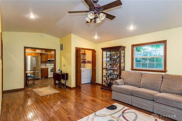202 Dewey Avenue, Urbana, OH 43078