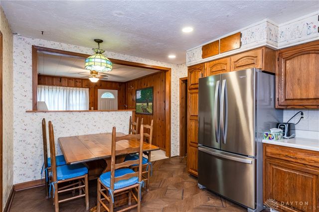 202 Dewey Avenue, Urbana, OH 43078