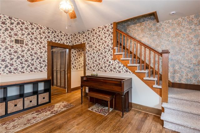 202 Dewey Avenue, Urbana, OH 43078