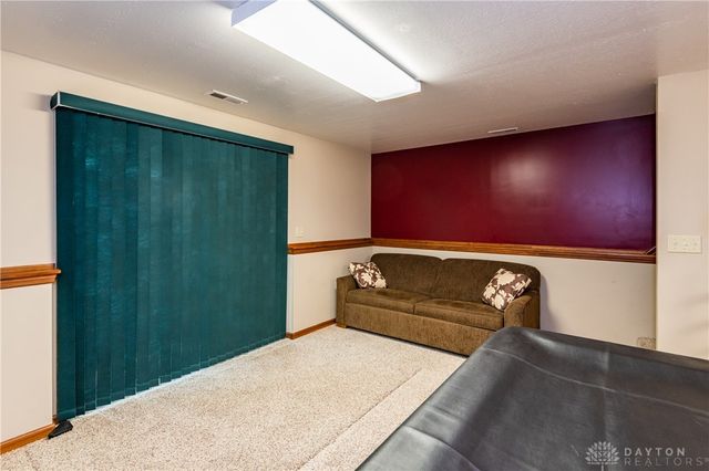 202 Dewey Avenue, Urbana, OH 43078