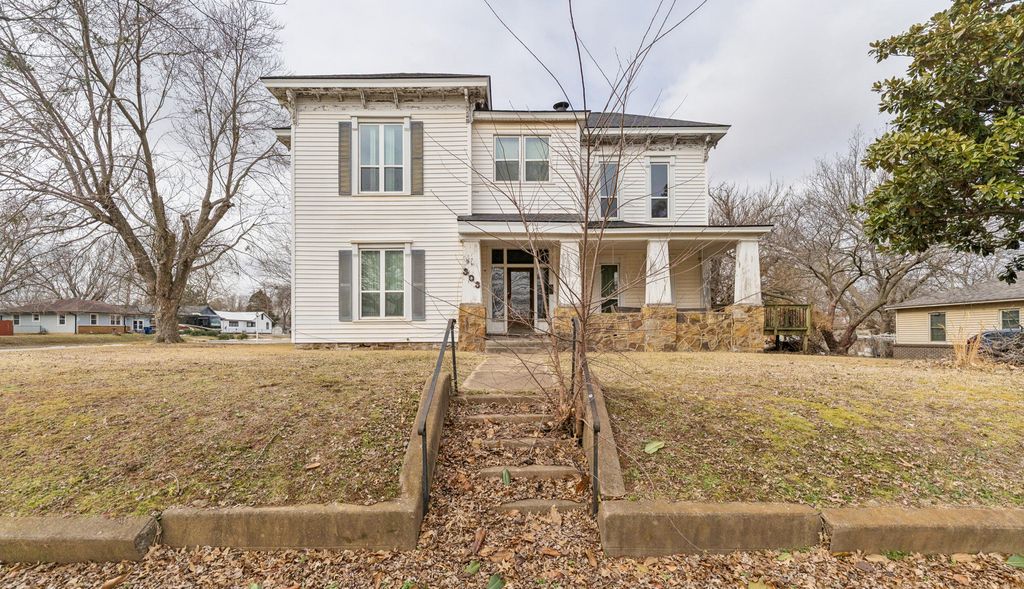 303 N Smith Street, Vinita, OK 74301