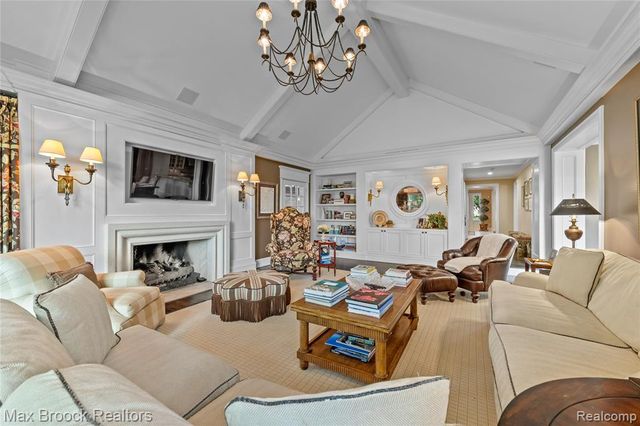 375 Dunston Road, Bloomfield Hills, MI 48304