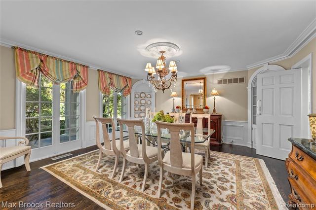 375 Dunston Road, Bloomfield Hills, MI 48304