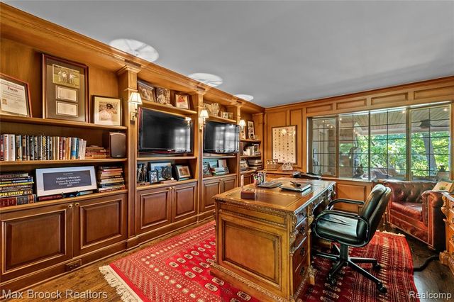 375 Dunston Road, Bloomfield Hills, MI 48304