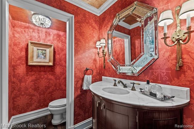 375 Dunston Road, Bloomfield Hills, MI 48304