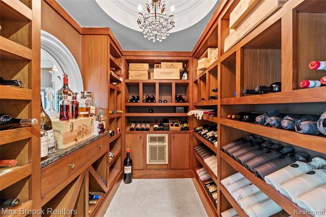 375 Dunston Road, Bloomfield Hills, MI 48304