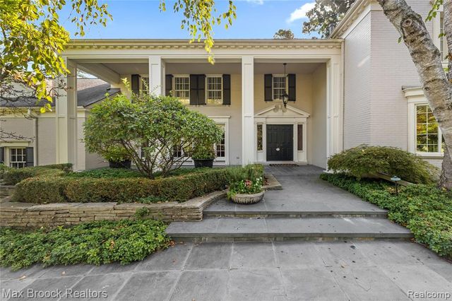 375 Dunston Road, Bloomfield Hills, MI 48304