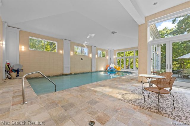 375 Dunston Road, Bloomfield Hills, MI 48304