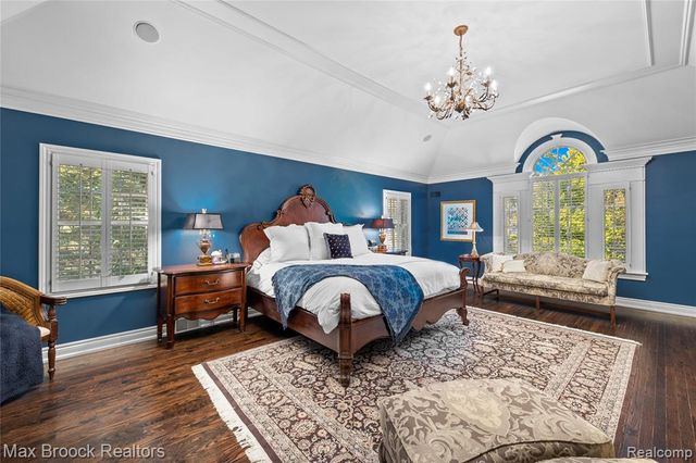 375 Dunston Road, Bloomfield Hills, MI 48304