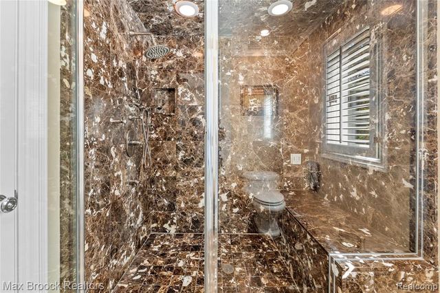 375 Dunston Road, Bloomfield Hills, MI 48304