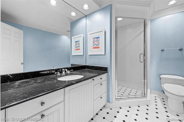 375 Dunston Road, Bloomfield Hills, MI 48304