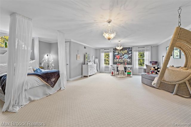 375 Dunston Road, Bloomfield Hills, MI 48304