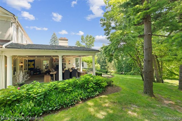 375 Dunston Road, Bloomfield Hills, MI 48304