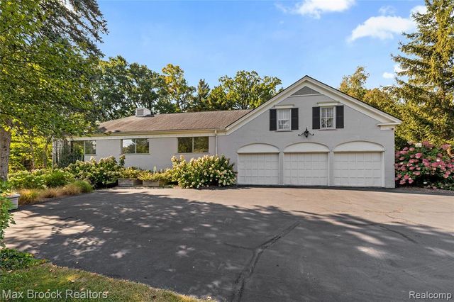 375 Dunston Road, Bloomfield Hills, MI 48304