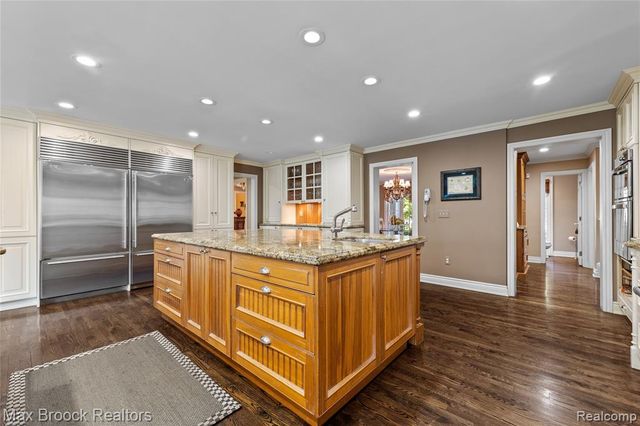 375 Dunston Road, Bloomfield Hills, MI 48304