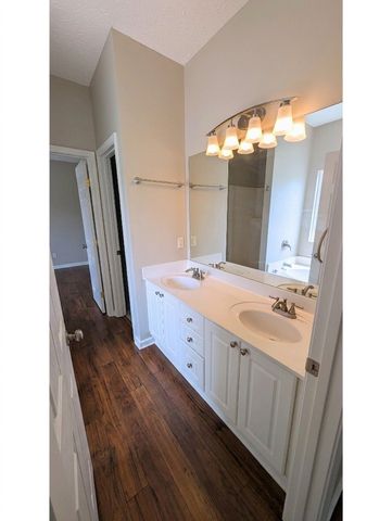 2102 Loudenslager Dr, Thompsons Station, TN 37179