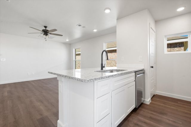 2401 Eureka Avenue, Lubbock, TX 79407