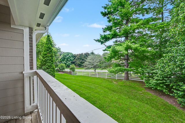 10501 McMeekin Ln 208, Louisville, KY 40223