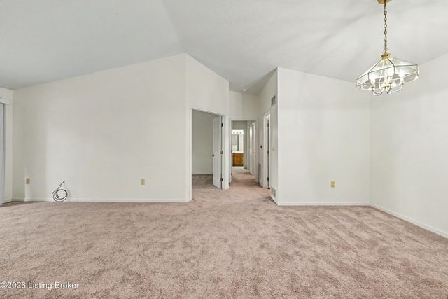 10501 McMeekin Ln 208, Louisville, KY 40223