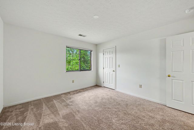 10501 McMeekin Ln 208, Louisville, KY 40223