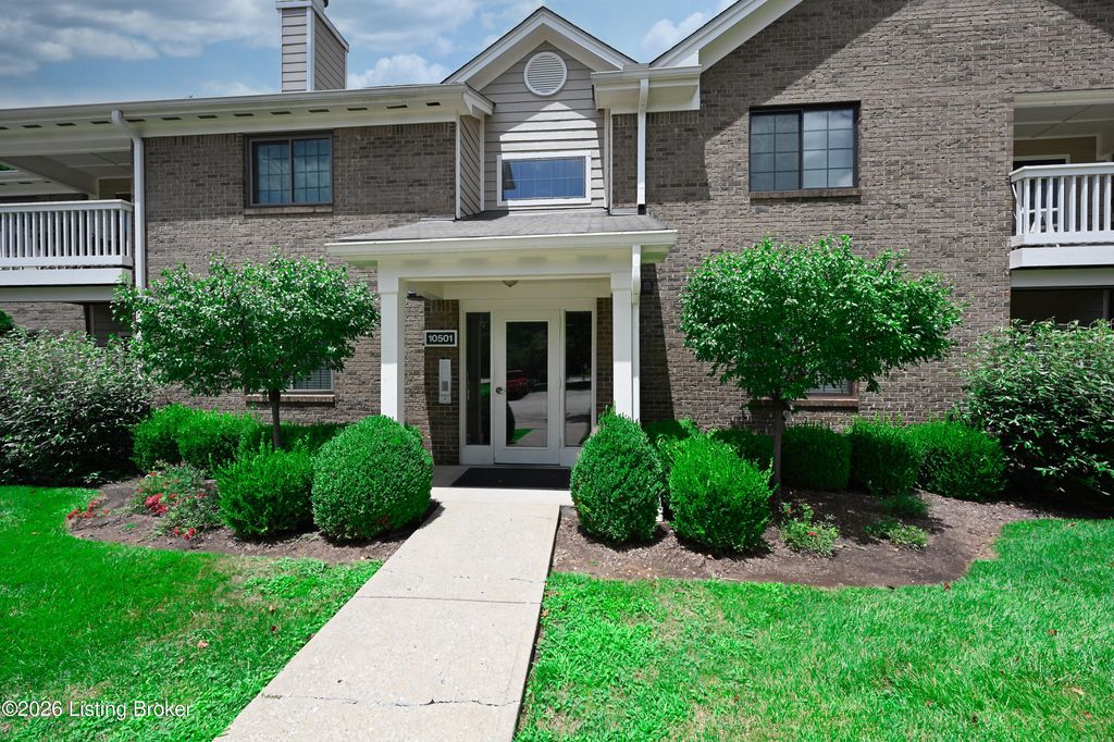 10501 McMeekin Ln 208, Louisville, KY 40223