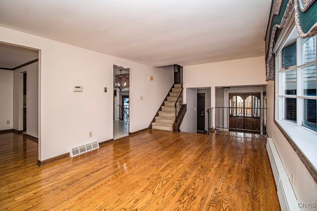 7348 Farmstead Road, Clay, NY 13088