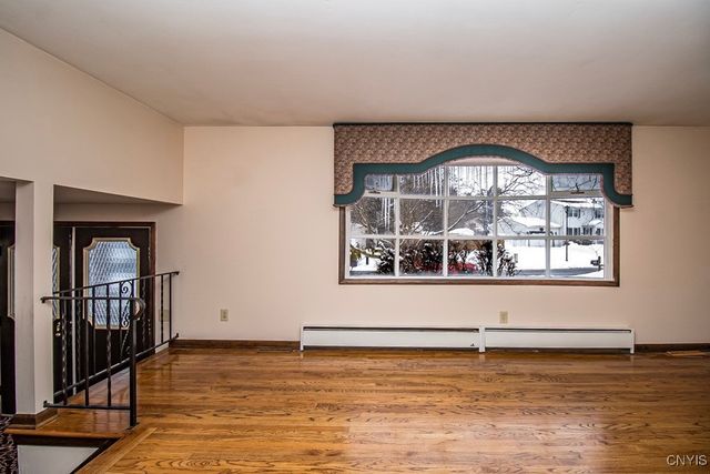 7348 Farmstead Road, Clay, NY 13088