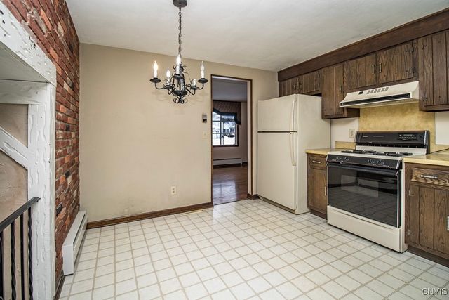 7348 Farmstead Road, Clay, NY 13088