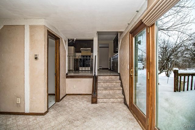 7348 Farmstead Road, Clay, NY 13088