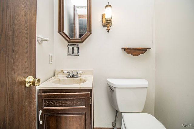 7348 Farmstead Road, Clay, NY 13088