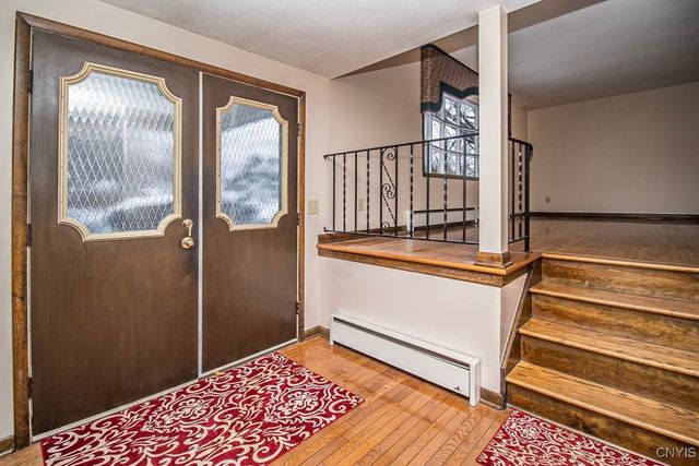 7348 Farmstead Road, Clay, NY 13088