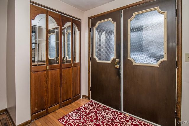 7348 Farmstead Road, Clay, NY 13088